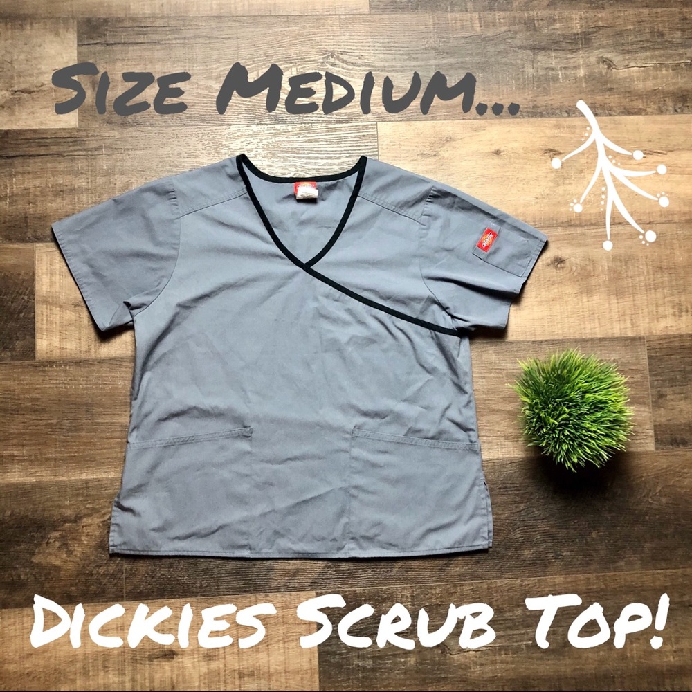 🛍🛍EUC Size Medium Dickies Scrub Top!! 🛍🛍